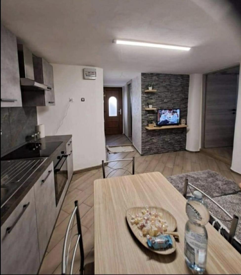 Casa Jasmina Mezzano Exterior foto